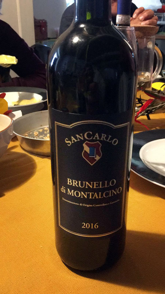 Costanza, from Tuscany, April 2021: Easter time and we drink in a right way.
