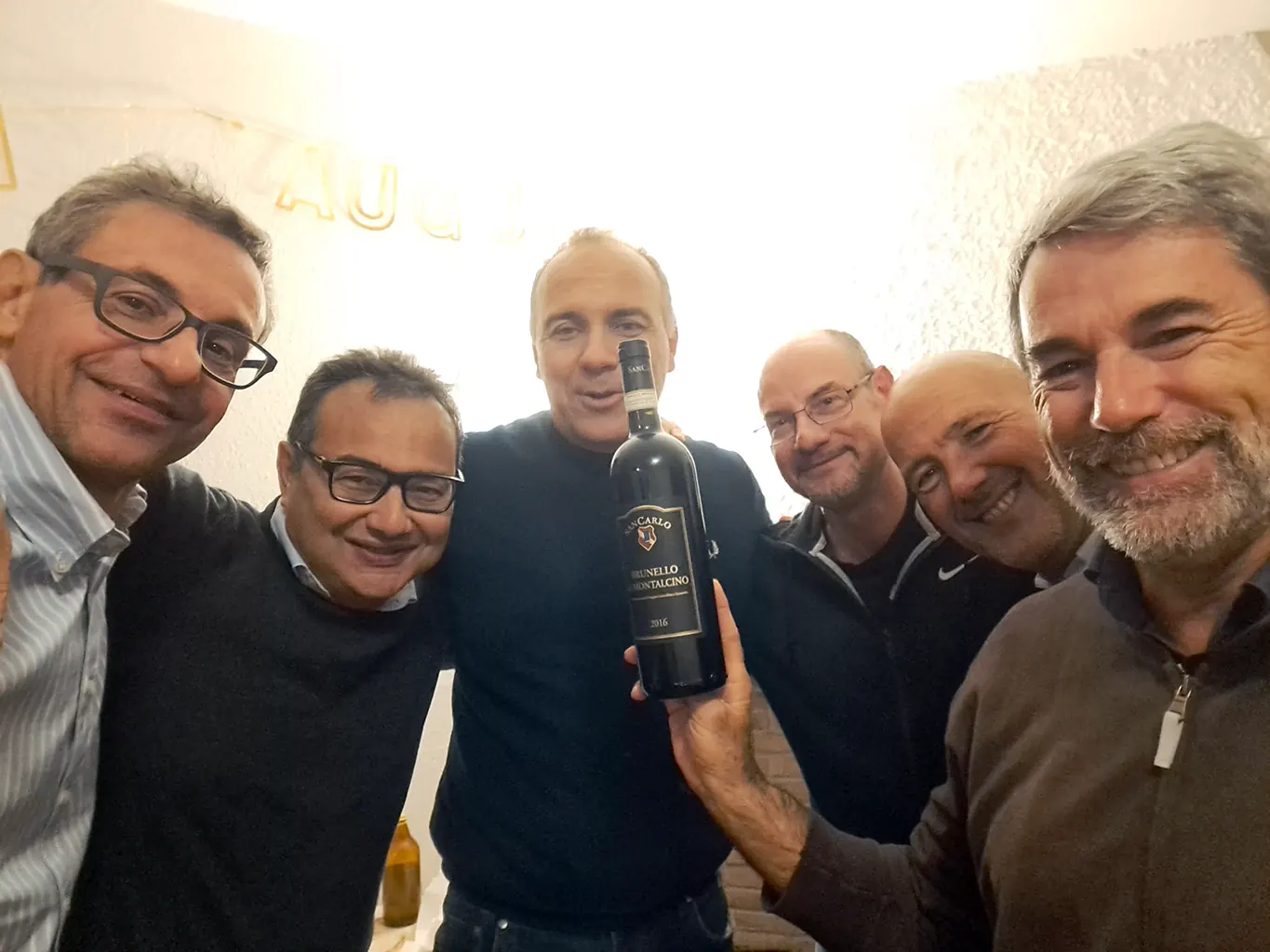 Vittorio and his friends from Rome, November 2022 "Celebrating with old friends ... What have we celebrated? Our almost forty-year friendship and ... always with the fireplace, a good dinner and ... a great Brunello di Gemma Marcucci. Ad maiora! "